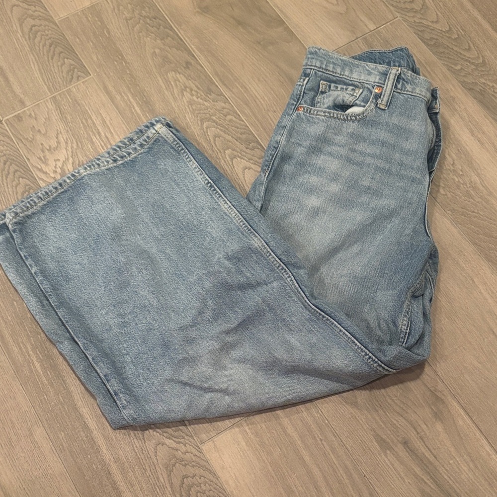 GAP Men's Relaxed Light Blue Jeans Size 27
